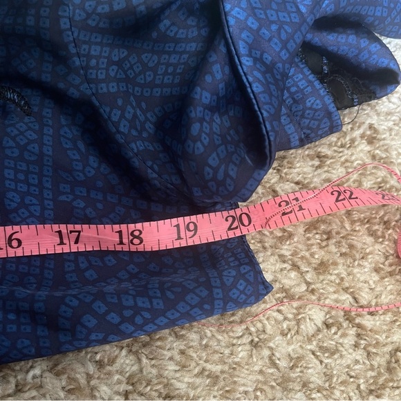 Elegant Blue and Black Lace Tunic - Picture 9 of 10